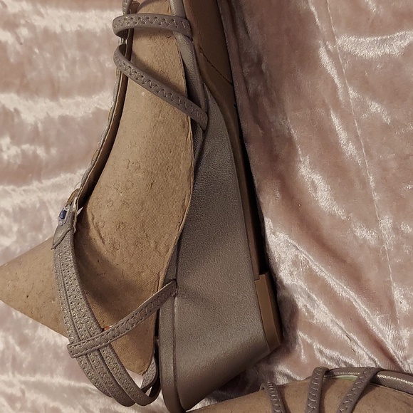 Women's shoes - Picture 2 of 6